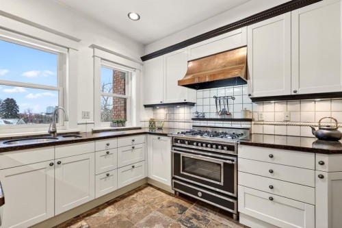 2209 Carleton Street Sw, Calgary, AB 