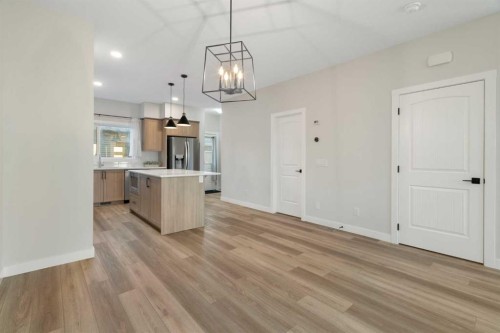 99 Edith Passage Nw, Calgary, AB - Indoor Photo Showing Kitchen