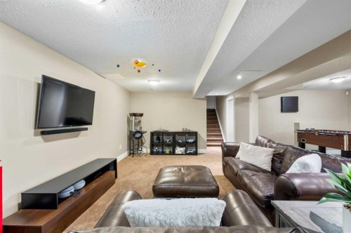 612 Willoughby Crescent Se, Calgary, AB - Indoor