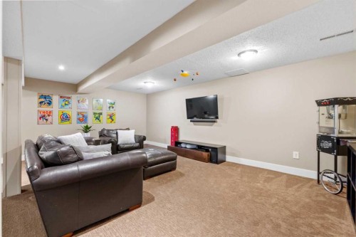 612 Willoughby Crescent Se, Calgary, AB - Indoor