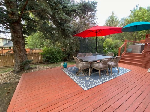 612 Willoughby Crescent Se, Calgary, AB - Outdoor With Deck Patio Veranda