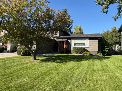 612 Willoughby Crescent Se, Calgary, AB - Outdoor