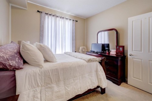 1413-1140 Taradale Drive Ne, Calgary, AB - Indoor Photo Showing Bedroom