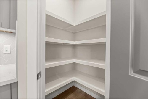 5 Williams Avenue, Olds, AB - Indoor