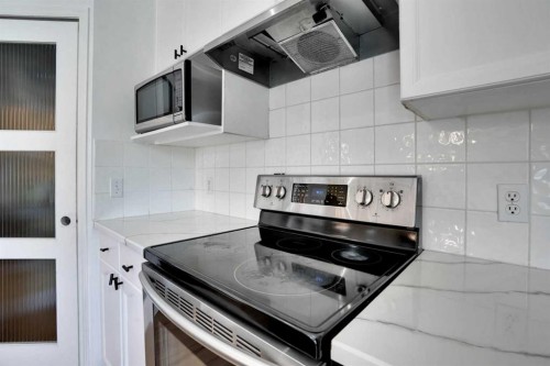 356 Chaparral Drive Se, Calgary, AB - Indoor Photo Showing Kitchen