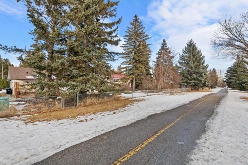 330 Oakwood Place Sw, Calgary, AB - Outdoor