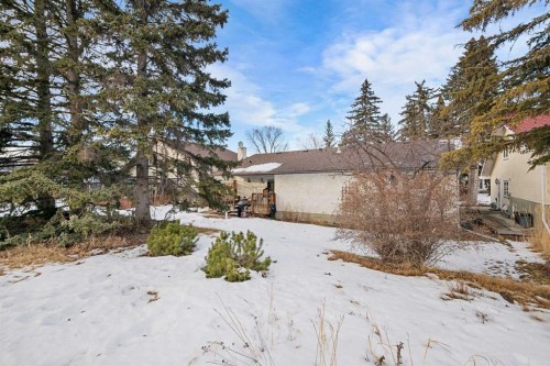 330 Oakwood Place Sw, Calgary, AB - Outdoor