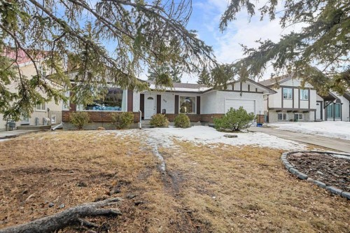 330 Oakwood Place Sw, Calgary, AB - Outdoor