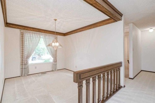 330 Oakwood Place Sw, Calgary, AB - Indoor Photo Showing Other Room