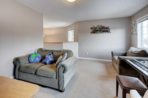 1024 Ranch Road, Okotoks, AB - Indoor Photo Showing Living Room