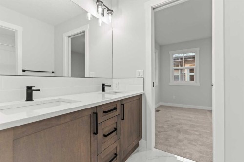 463 Kinniburgh Loop, Chestermere, AB - Indoor Photo Showing Bathroom