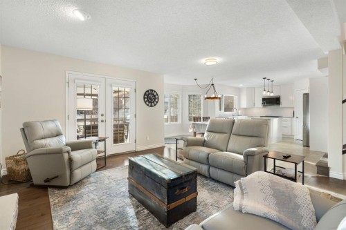 209 Hawkstone Drive Nw, Calgary, AB - Indoor Photo Showing Living Room