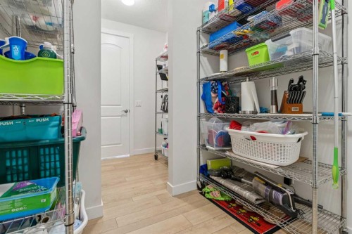 548 Cranbrook Gardens Se, Calgary, AB - Indoor