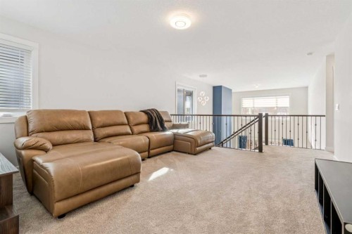 548 Cranbrook Gardens Se, Calgary, AB - Indoor Photo Showing Living Room