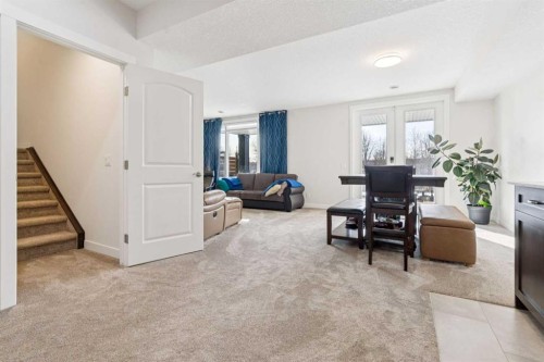 548 Cranbrook Gardens Se, Calgary, AB - Indoor