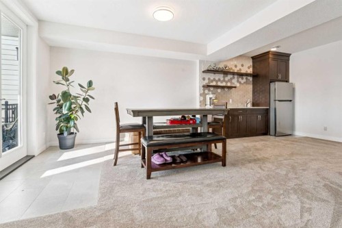 548 Cranbrook Gardens Se, Calgary, AB - Indoor