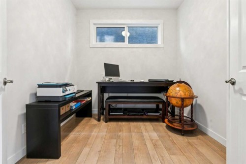 548 Cranbrook Gardens Se, Calgary, AB - Indoor