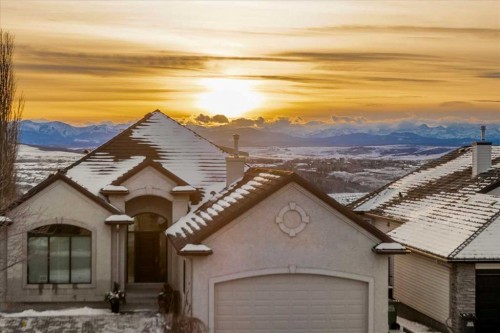 255 Gleneagles View, Cochrane, AB 