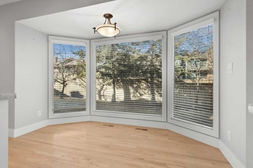 15 Oakmount Place Sw, Calgary, AB - Indoor Photo Showing Other Room