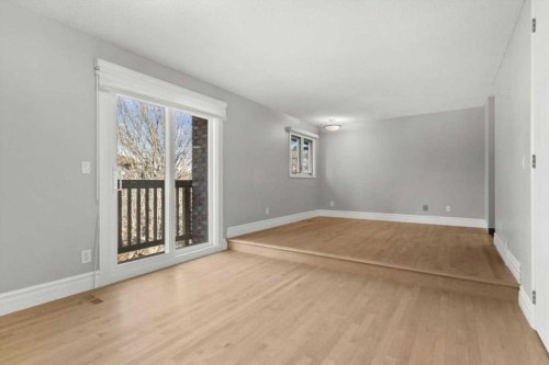 15 Oakmount Place Sw, Calgary, AB - Indoor Photo Showing Other Room