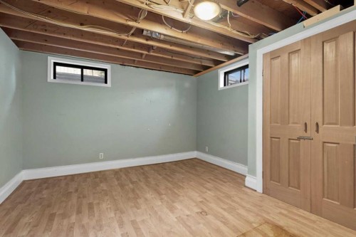 15 Oakmount Place Sw, Calgary, AB - Indoor Photo Showing Basement
