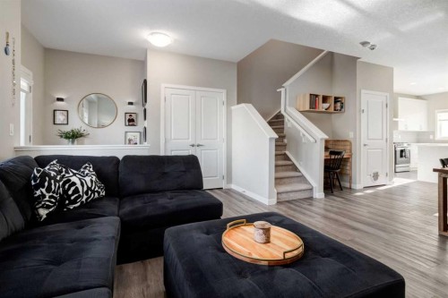 577 Masters Road Se, Calgary, AB - Indoor Photo Showing Living Room