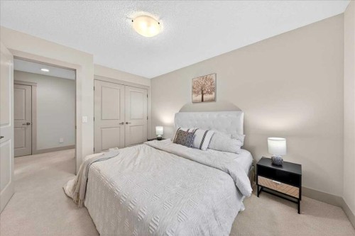 10 Discovery Ridge Way Sw, Calgary, AB - Indoor Photo Showing Bedroom