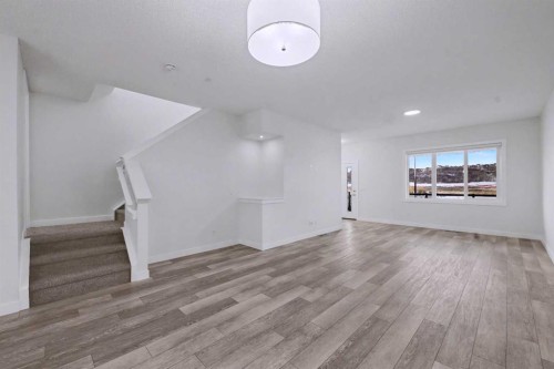 526 Wolf Willow Boulevard Se, Calgary, AB - Indoor Photo Showing Other Room