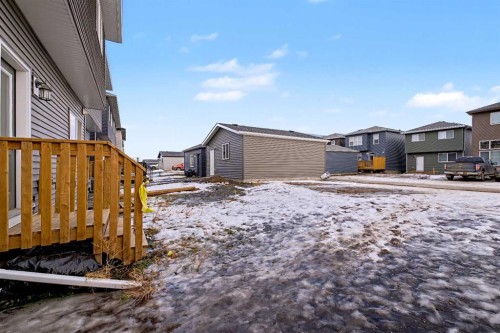 526 Wolf Willow Boulevard Se, Calgary, AB - Outdoor