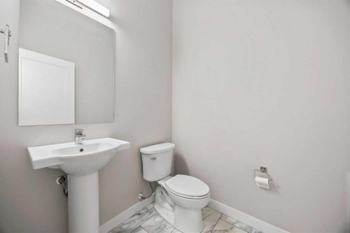 204 Chelsea Manor, Chestermere, AB - Indoor Photo Showing Bathroom