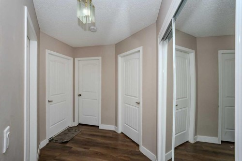 4 Del Ray Crescent Ne, Calgary, AB - Indoor Photo Showing Other Room