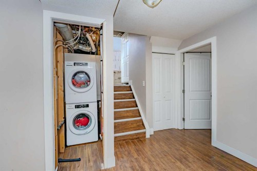 4 Del Ray Crescent Ne, Calgary, AB - Indoor Photo Showing Laundry Room
