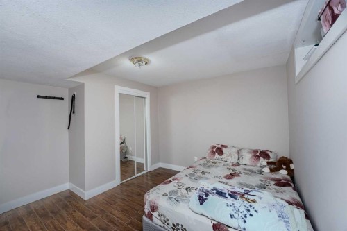 4 Del Ray Crescent Ne, Calgary, AB - Indoor Photo Showing Bedroom
