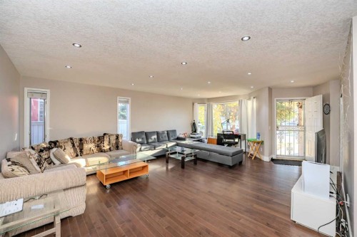 4 Del Ray Crescent Ne, Calgary, AB - Indoor Photo Showing Living Room