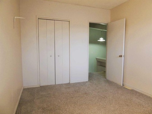 2713 Canmore Road Nw, Calgary, AB - Indoor