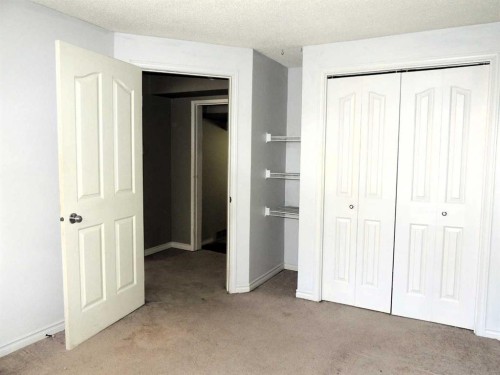 2713 Canmore Road Nw, Calgary, AB - Indoor