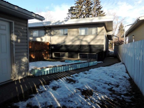 2713 Canmore Road Nw, Calgary, AB - Outdoor With Exterior