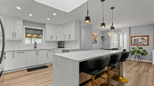 7036 Silverview Road Nw, Calgary, AB - Indoor Photo Showing Kitchen With Upgraded Kitchen