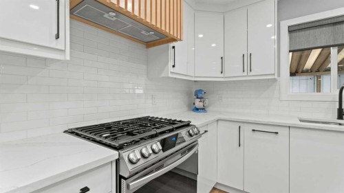 7036 Silverview Road Nw, Calgary, AB - Indoor Photo Showing Kitchen With Upgraded Kitchen