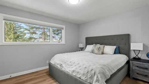 7036 Silverview Road Nw, Calgary, AB - Indoor Photo Showing Bedroom