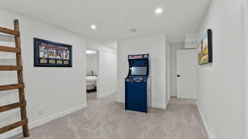 7036 Silverview Road Nw, Calgary, AB - Indoor Photo Showing Other Room