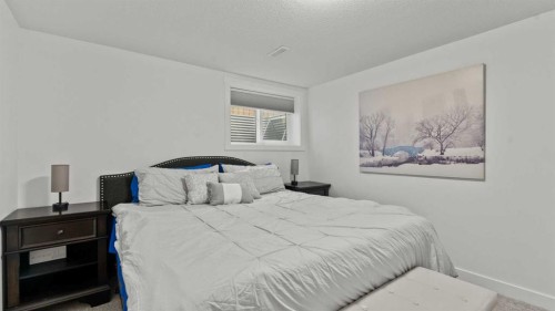 7036 Silverview Road Nw, Calgary, AB - Indoor Photo Showing Bedroom