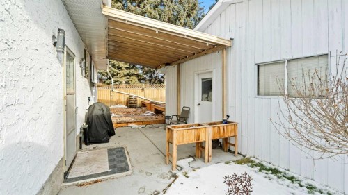 7036 Silverview Road Nw, Calgary, AB - Outdoor With Exterior
