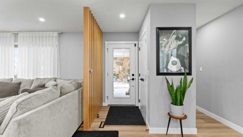 7036 Silverview Road Nw, Calgary, AB - Indoor Photo Showing Other Room