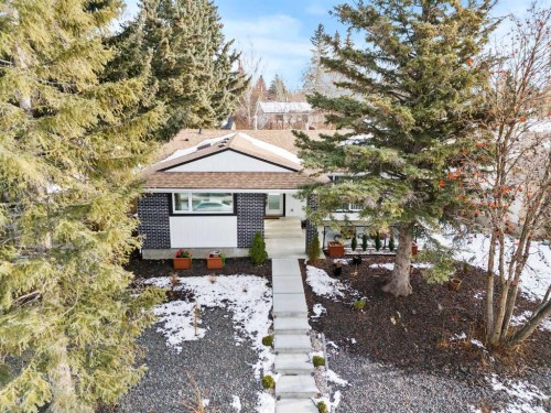 7036 Silverview Road Nw, Calgary, AB - Outdoor