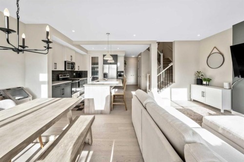 84 Mill Road, Cochrane, AB - Indoor