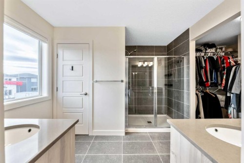84 Mill Road, Cochrane, AB - Indoor Photo Showing Bathroom