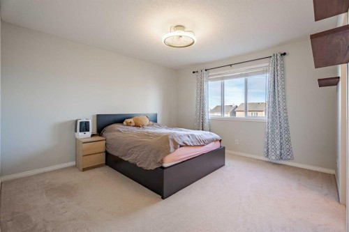 42 Bridlecrest Gardens Sw, Calgary, AB - Indoor Photo Showing Bedroom