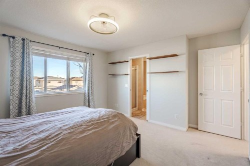 42 Bridlecrest Gardens Sw, Calgary, AB - Indoor Photo Showing Bedroom