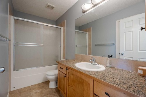 42 Bridlecrest Gardens Sw, Calgary, AB - Indoor Photo Showing Bathroom